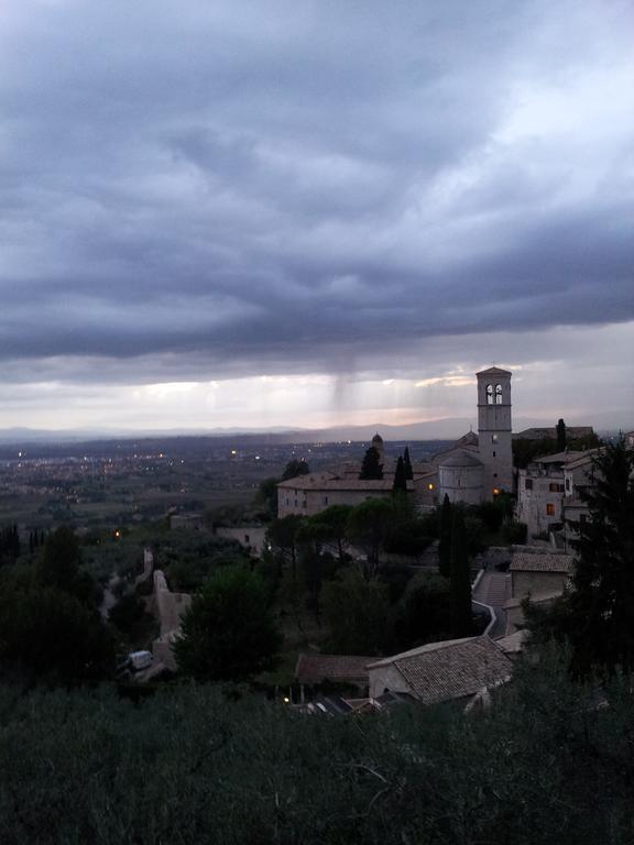 La Corte Degli Angeli Locazioni Turistiche Асизи Екстериор снимка