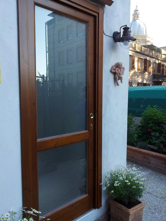La Corte Degli Angeli Locazioni Turistiche Асизи Екстериор снимка