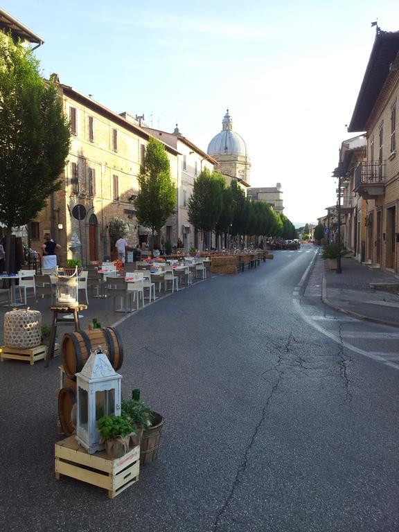 La Corte Degli Angeli Locazioni Turistiche Асизи Екстериор снимка